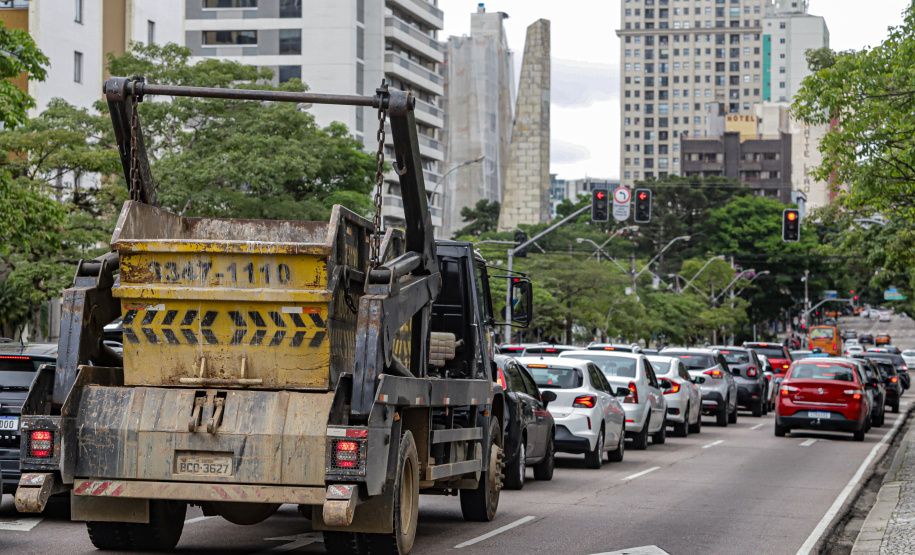 Paraná encerrou 2022 com alta de 4,4% no setor de serviços, aponta IBGE