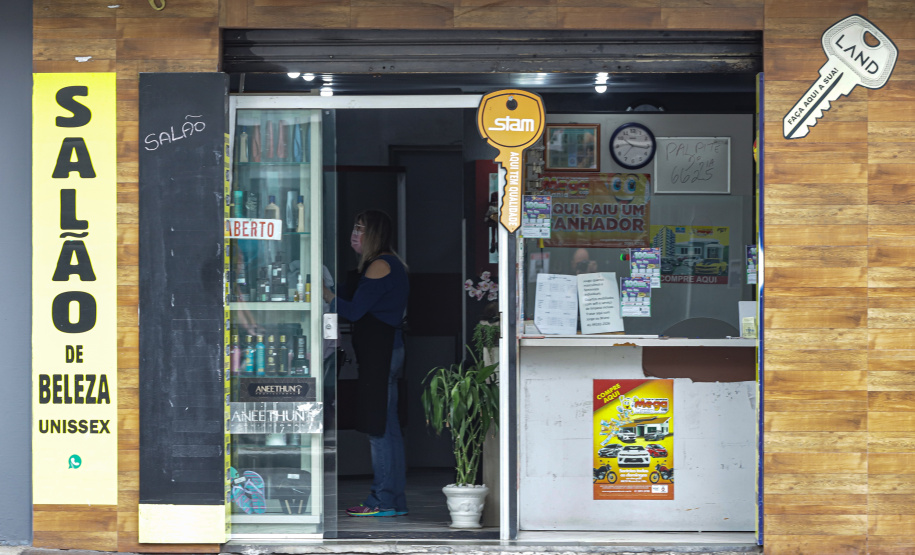 Paraná encerrou 2022 com alta de 4,4% no setor de serviços, aponta IBGE