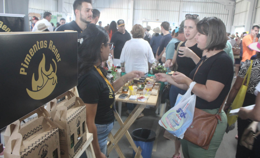 Agroindústria e artesãos assistidos pelo IDR-Paraná ganham espaço exclusivo no Show Rural 2023