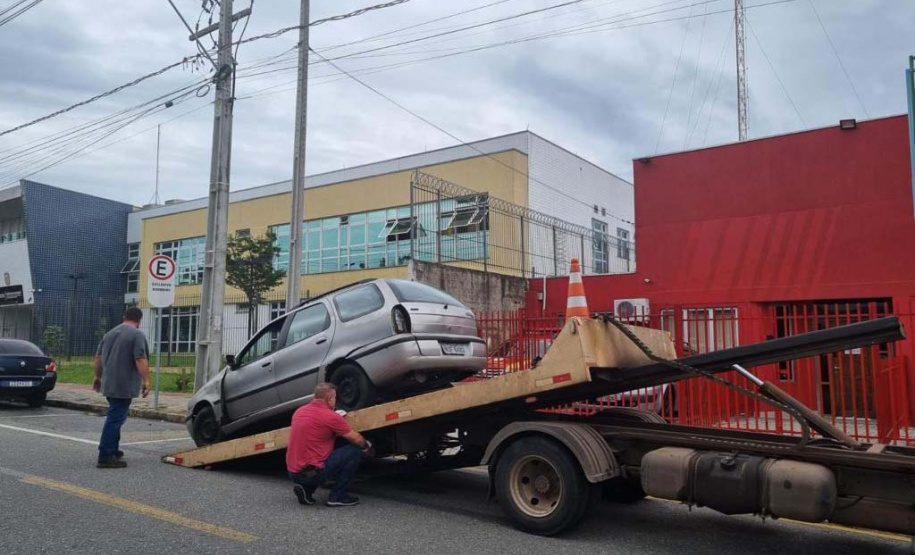 PCPR inicia nova etapa de remoção de veículos apreendidos em delegacias da RMC  -  Novo pátio