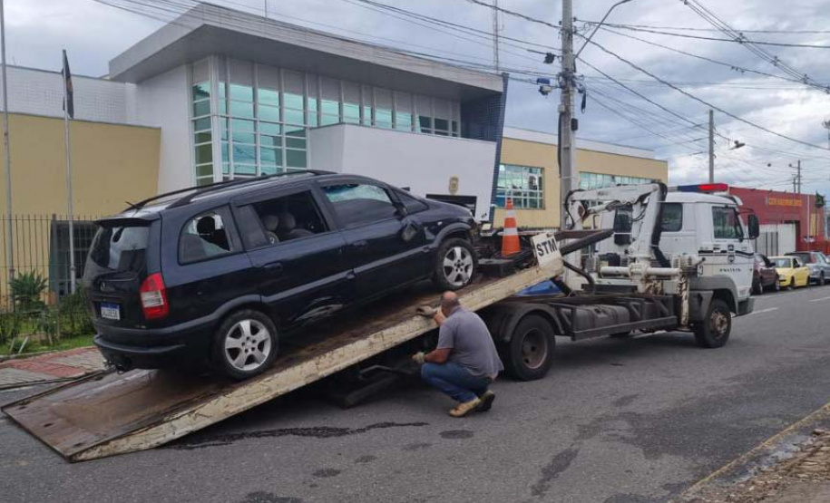 PCPR inicia nova etapa de remoção de veículos apreendidos em delegacias da RMC  -  Novo pátio