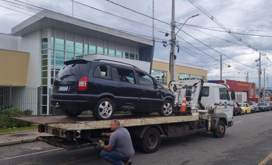 PCPR inicia nova etapa de remoção de veículos apreendidos em delegacias da RMC  -  Novo pátio