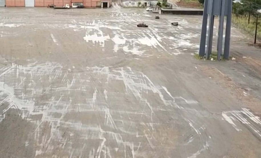 PCPR inicia nova etapa de remoção de veículos apreendidos em delegacias da RMC   - Retirada de veículos em Fazenda Rio Grande