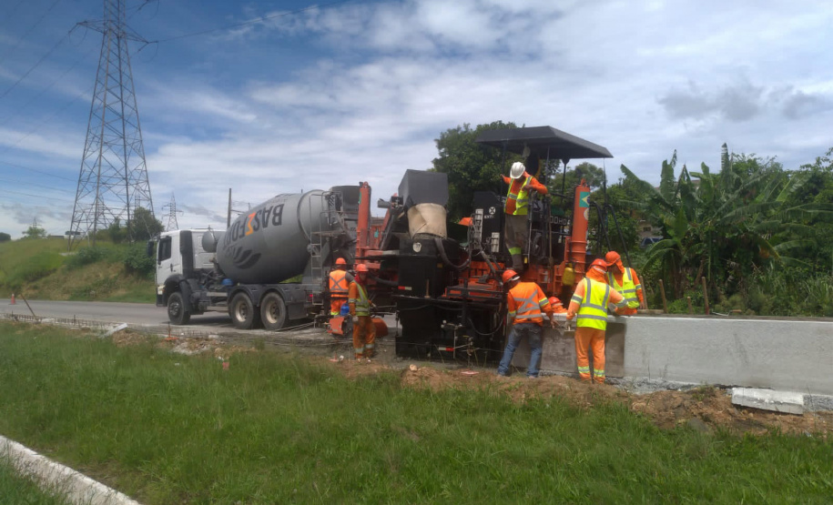 Obra de iluminação do Contorno Sul de Curitiba