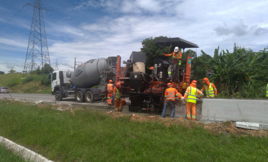 Obra de iluminação do Contorno Sul de Curitiba