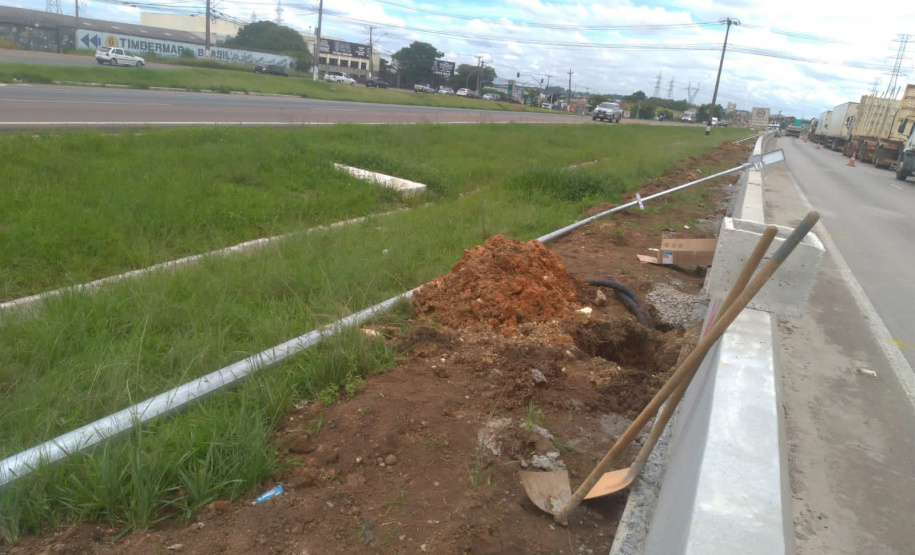 Obra de iluminação do Contorno Sul de Curitiba