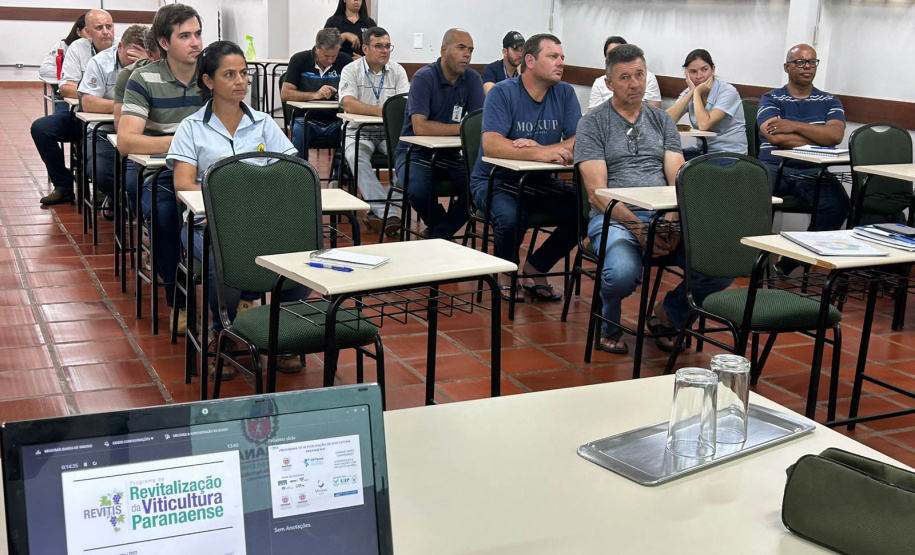 Programa de revitalização da viticultura promove capacitação 60 técnicos