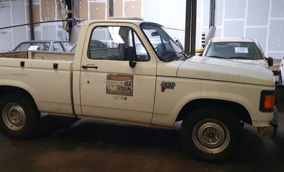 Leilão de veículos e sucatas de automóveis em Maringá