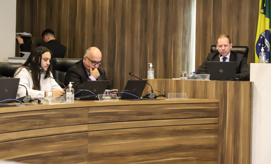 O secretário de Estado da Saúde, César Neves, e o diretor geral,  Nestor Werner Junior, realizam  nesta terça-feira (07), a prestação de contas da pasta em audiência na Assembleia Legislativa do Paraná.
