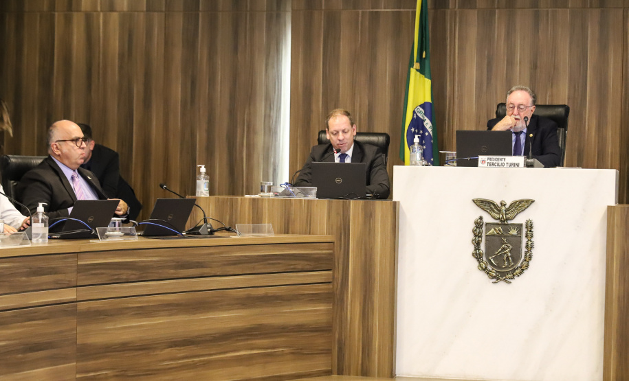 O secretário de Estado da Saúde, César Neves, e o diretor geral,  Nestor Werner Junior, realizam  nesta terça-feira (07), a prestação de contas da pasta em audiência na Assembleia Legislativa do Paraná.