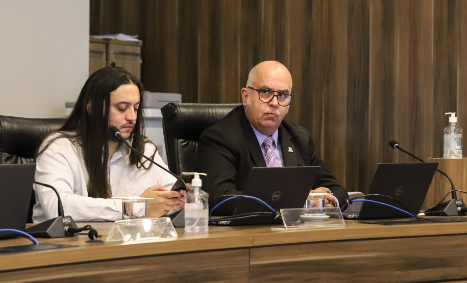 O secretário de Estado da Saúde, César Neves, e o diretor geral,  Nestor Werner Junior, realizam  nesta terça-feira (07), a prestação de contas da pasta em audiência na Assembleia Legislativa do Paraná.