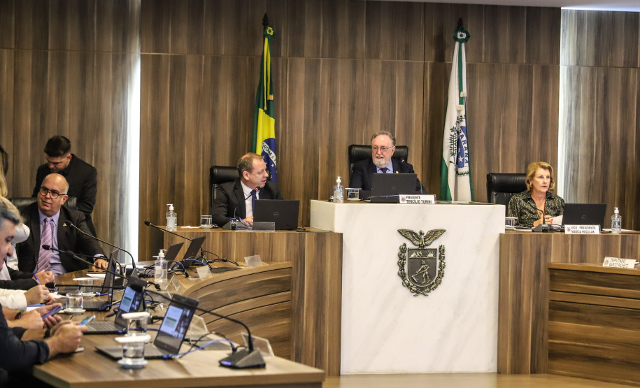 O secretário de Estado da Saúde, César Neves, e o diretor geral,  Nestor Werner Junior, realizam  nesta terça-feira (07), a prestação de contas da pasta em audiência na Assembleia Legislativa do Paraná.