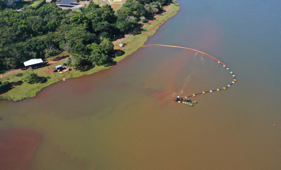 Dragagem no Lago Municipal de Cascavel alcança potência máxima