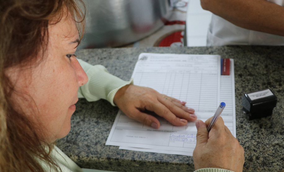 Governo Estadual e Fundepar compram 33 mil unidades de  gás para colégios da rede estadual de ensino.