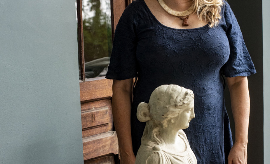 Do sonho de menina a quatro décadas de carreira no MUPA: a história da arqueóloga Cláudia Parellada