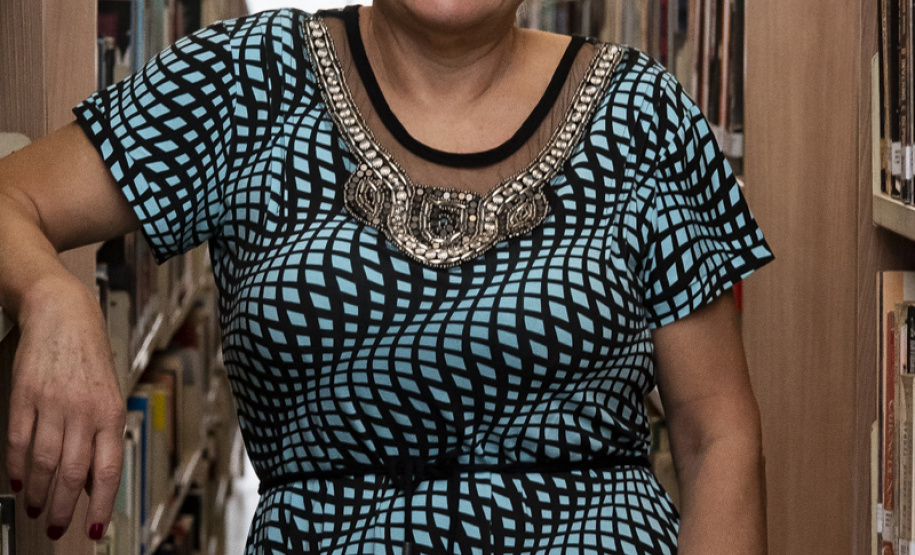 Sem acesso a uma biblioteca até a fase adulta, Marta Sienna hoje é a responsável por conectar todas as bibliotecas públicas do Paraná