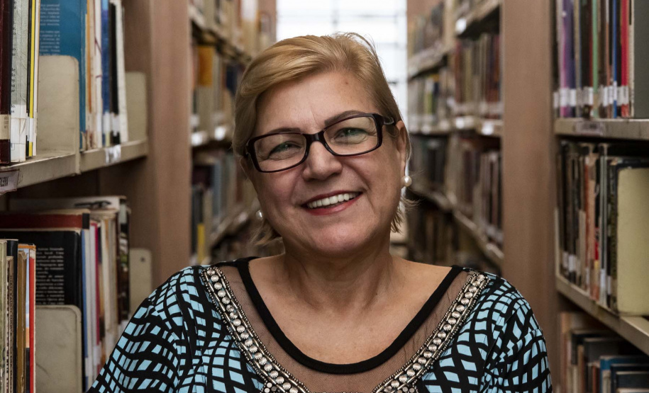 Sem acesso a uma biblioteca até a fase adulta, Marta Sienna hoje é a responsável por conectar todas as bibliotecas públicas do Paraná