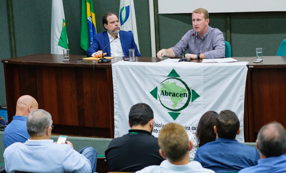 Presidente da Ceasa Paraná é reconduzido para dirigir a Abracen