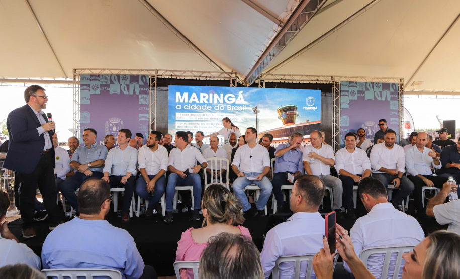 O governador Carlos Massa Ratinho Junior anunciou o início da usina fotovoltaica no aeroporto de Maringá.