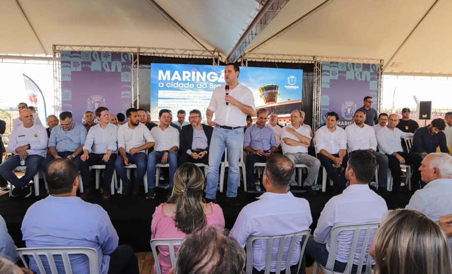 O governador Carlos Massa Ratinho Junior anunciou o início da usina fotovoltaica no aeroporto de Maringá.