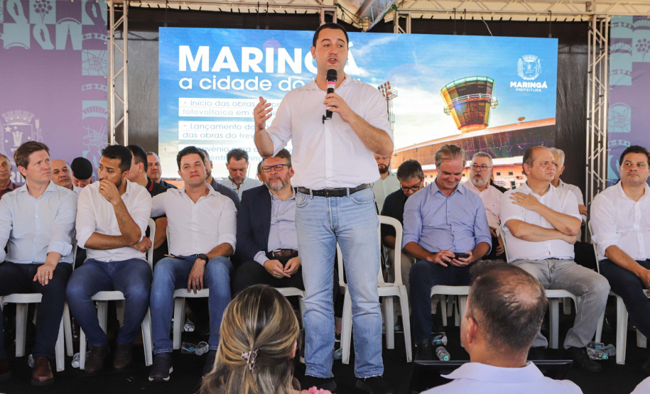 O governador Carlos Massa Ratinho Junior anunciou o início da usina fotovoltaica no aeroporto de Maringá.
