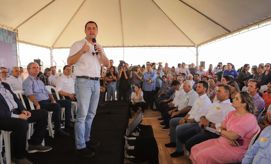 O governador Carlos Massa Ratinho Junior anunciou o início da usina fotovoltaica no aeroporto de Maringá.