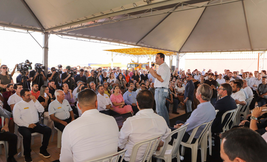 O governador Carlos Massa Ratinho Junior anunciou o início da usina fotovoltaica no aeroporto de Maringá.