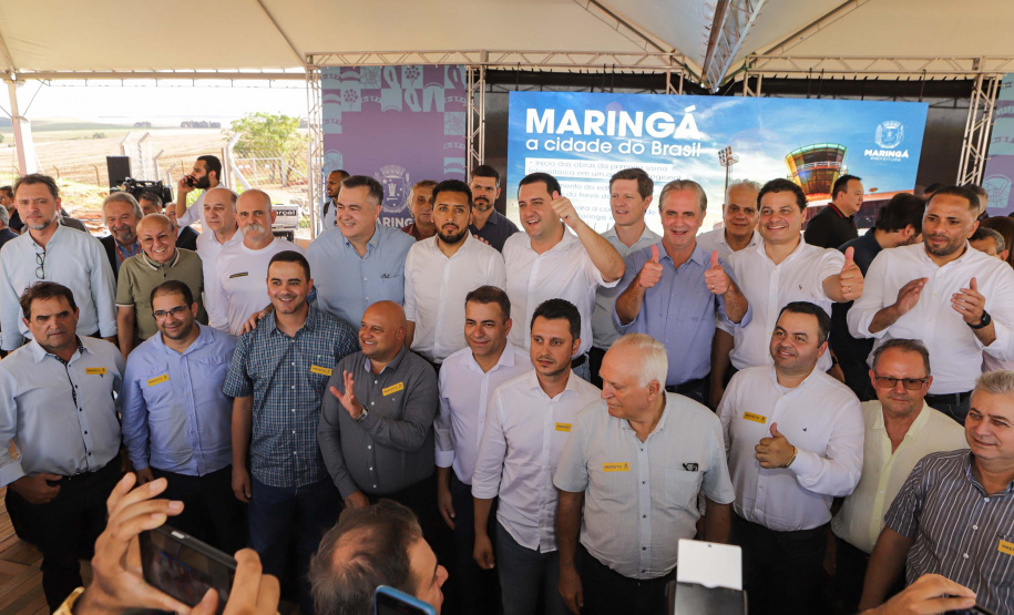 O governador Carlos Massa Ratinho Junior anunciou o início da usina fotovoltaica no aeroporto de Maringá.