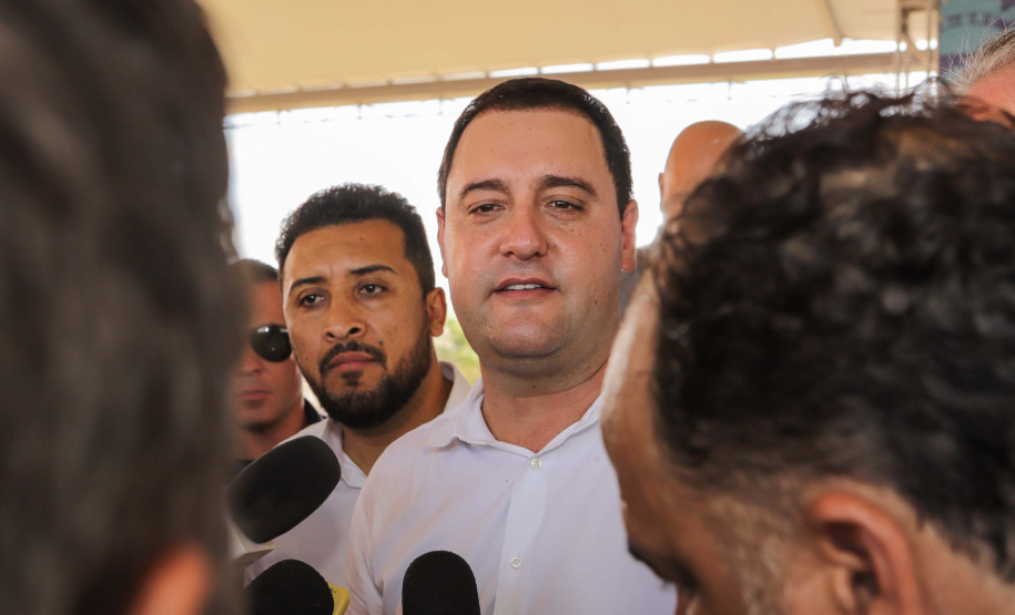 O governador Carlos Massa Ratinho Junior anunciou o início da usina fotovoltaica no aeroporto de Maringá.