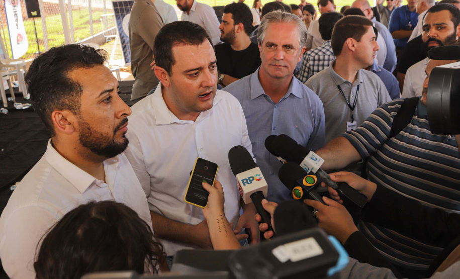 O governador Carlos Massa Ratinho Junior anunciou o início da usina fotovoltaica no aeroporto de Maringá.