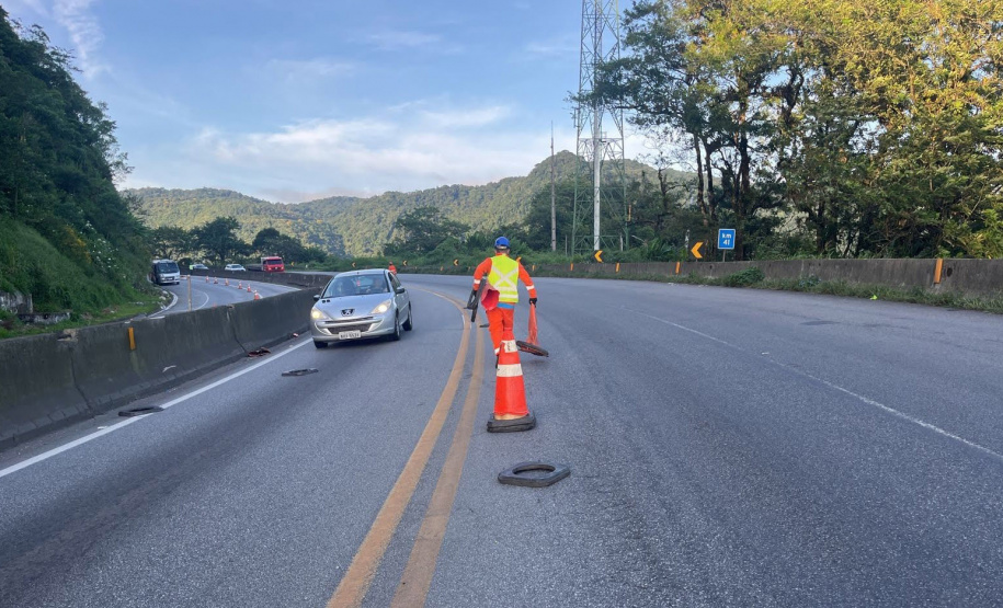 DER está concluindo recuperação da encosta da BR-277 no km 41