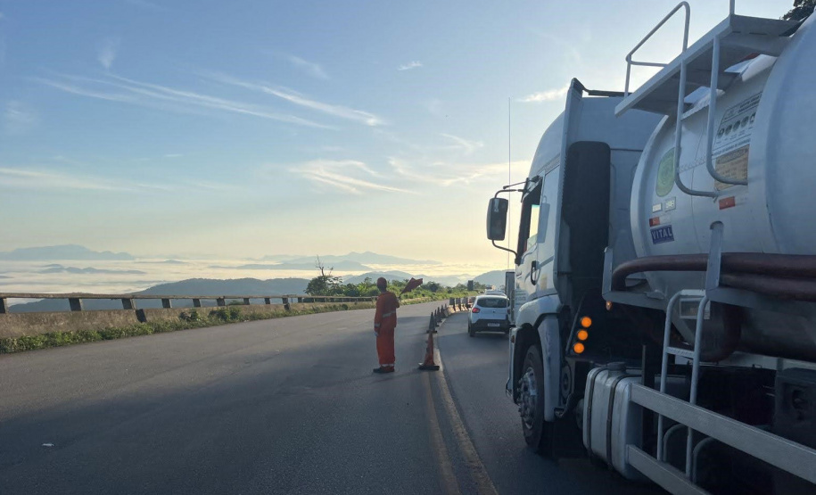 DER está concluindo recuperação da encosta da BR-277 no km 41