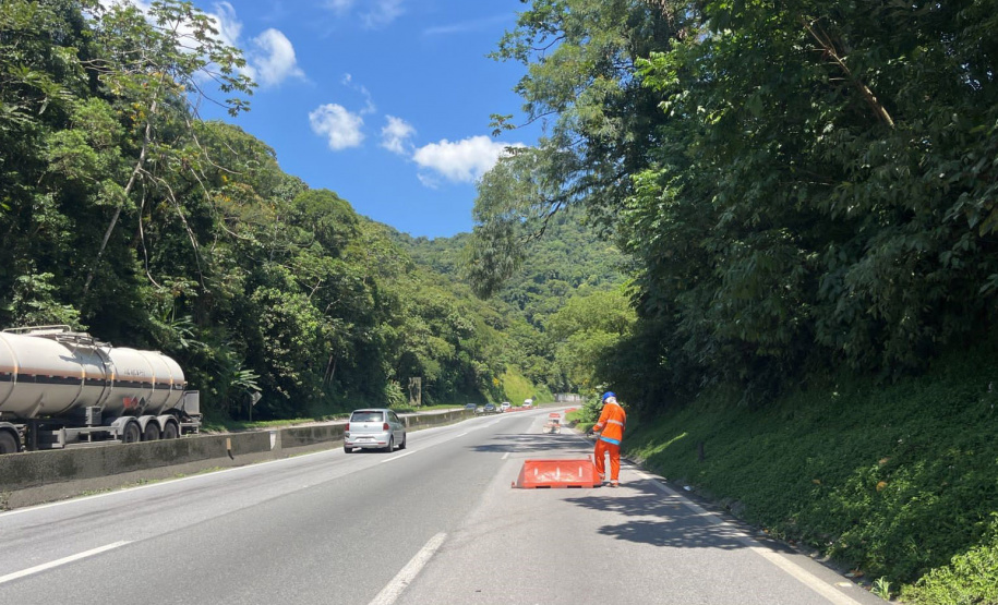 DER está concluindo recuperação da encosta da BR-277 no km 41