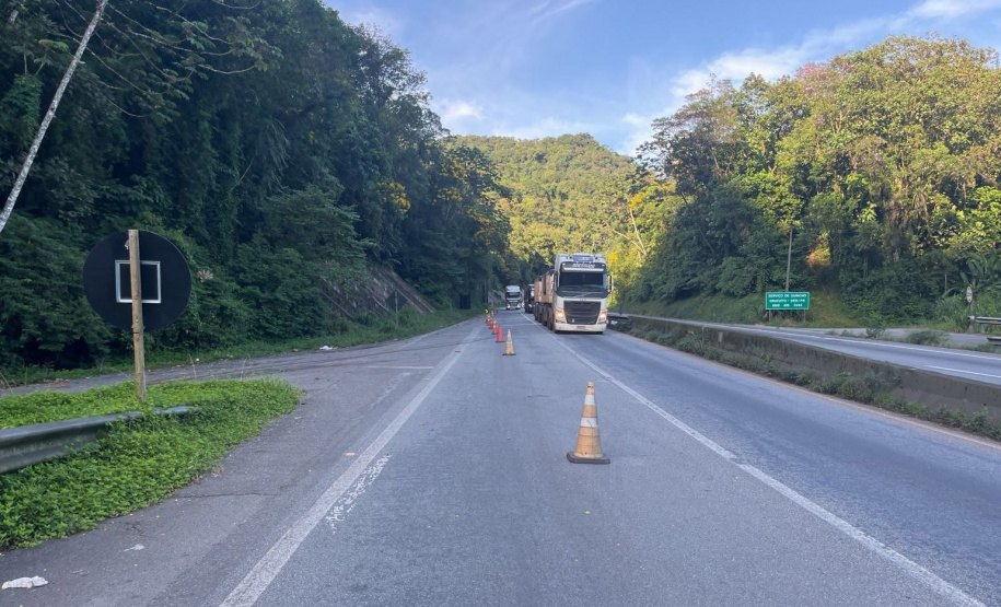 DER está concluindo recuperação da encosta da BR-277 no km 41