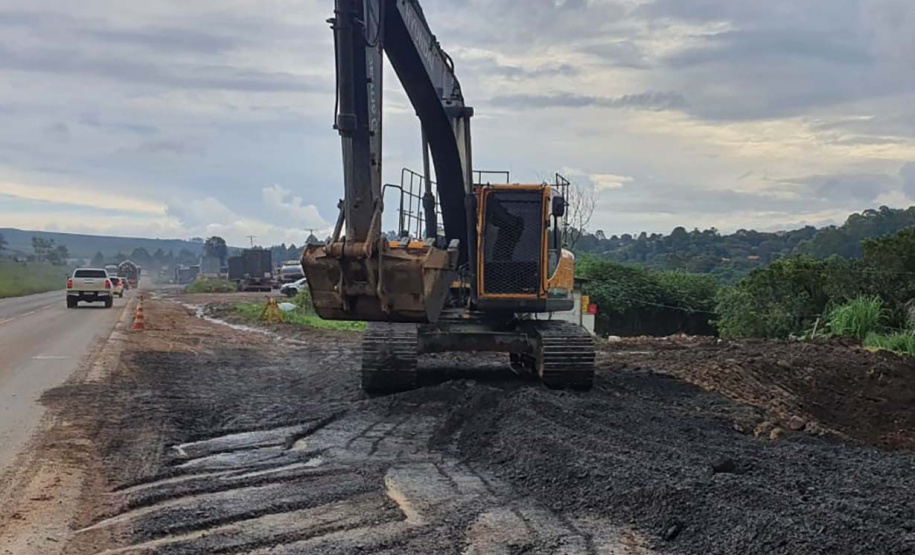 DER/PR recupera rapidamente quedas de barreiras em rodovia nos Campos Gerais