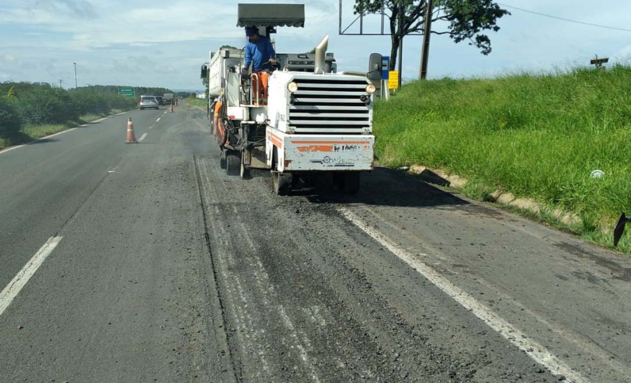 DER/PR recupera rapidamente quedas de barreiras em rodovia nos Campos Gerais