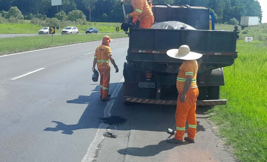 DER/PR recupera rapidamente quedas de barreiras em rodovia nos Campos Gerais