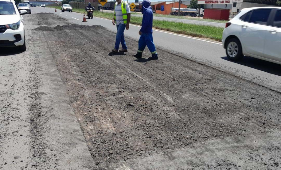 DER/PR recupera rapidamente quedas de barreiras em rodovia nos Campos Gerais