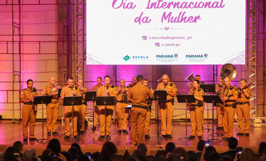 No Dia da Mulher, o governo do Paraná, por meio da Escola de Gestão, realizou homenagem no Canal da Música.
