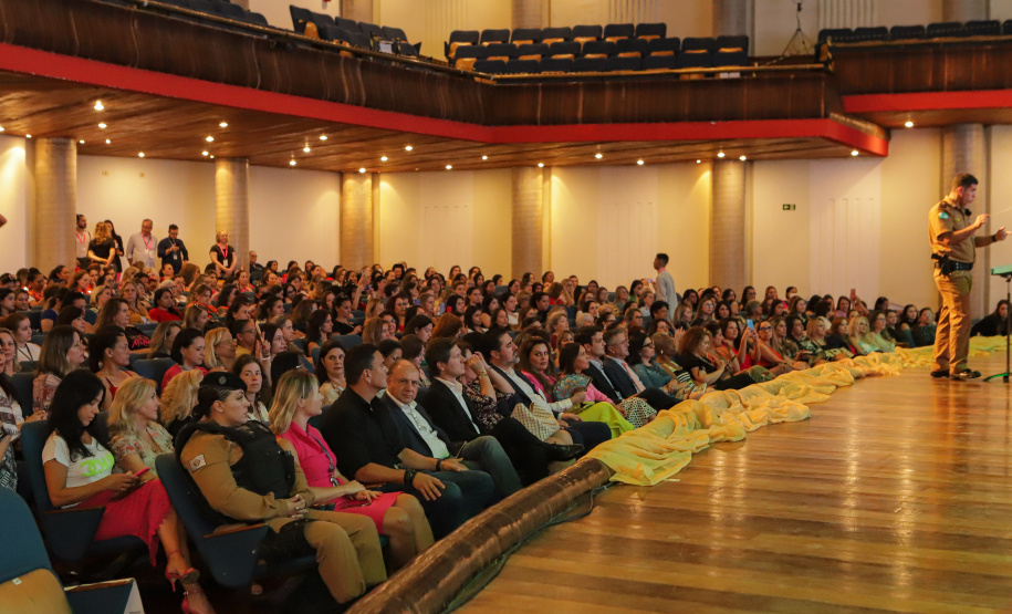 No Dia da Mulher, o governo do Paraná, por meio da Escola de Gestão, realizou homenagem no Canal da Música.