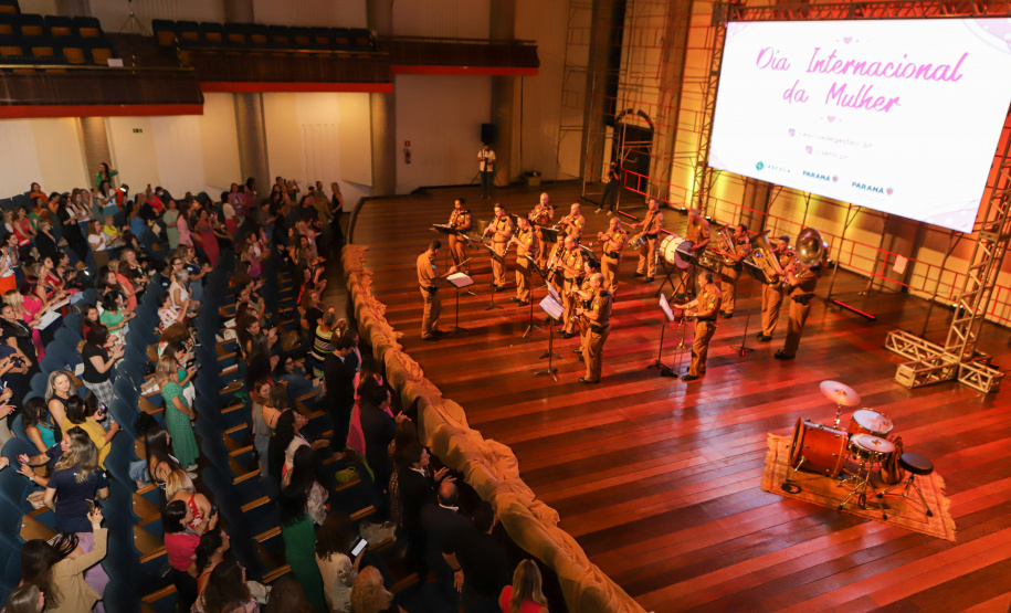 No Dia da Mulher, o governo do Paraná, por meio da Escola de Gestão, realizou homenagem no Canal da Música.