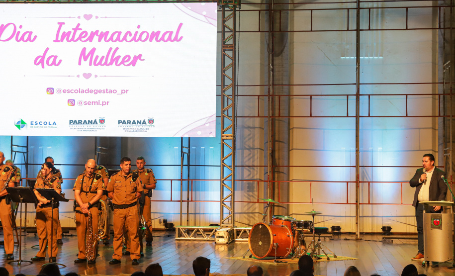 No Dia da Mulher, o governo do Paraná, por meio da Escola de Gestão, realizou homenagem no Canal da Música.