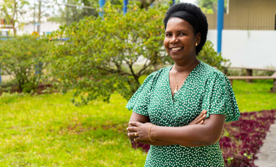 Professora, chefe, mãe e amiga: as várias mulheres que habitam uma diretora da rede estadual