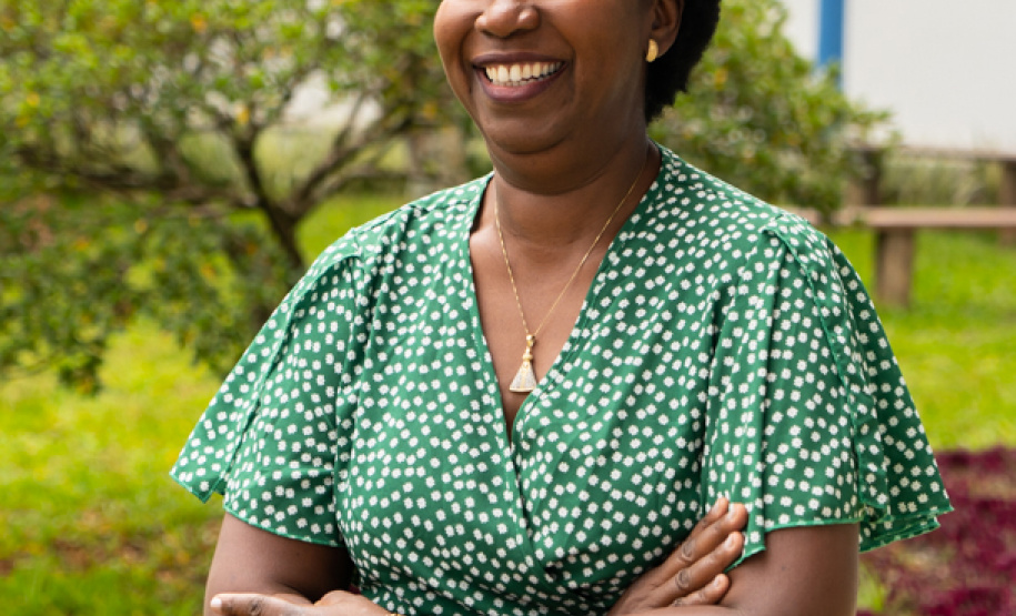 Professora, chefe, mãe e amiga: as várias mulheres que habitam uma diretora da rede estadual