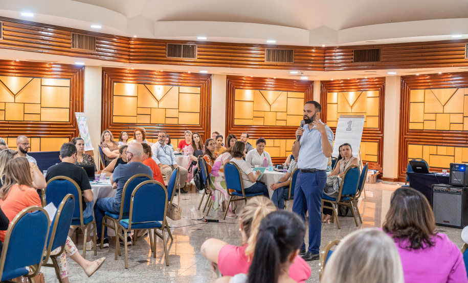 Professor Roni Miranda, secretário da Educação, palestrou na abertura do evento e também participou de oficinas