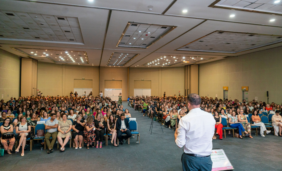 Professor Roni Miranda, secretário da Educação, palestrou na abertura do evento e também participou de oficinas