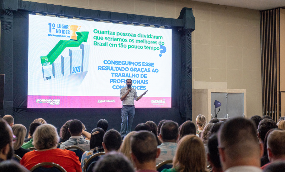 Professor Roni Miranda, secretário da Educação, palestrou na abertura do evento e também participou de oficinas