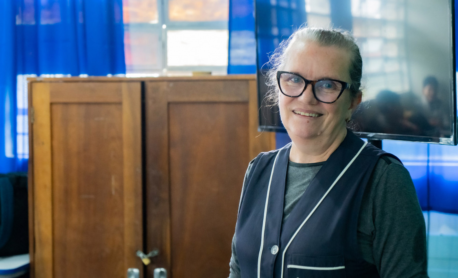 Atividade simula censo habitacional e ensina lição de cidadania em escola da rede estadual, em Curitiba