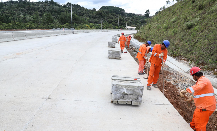 Obra na Rodovia dos Minérios tem avanços na construção de viadutos e pontes