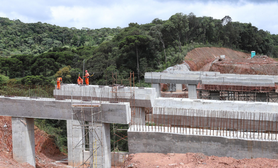 Obra na Rodovia dos Minérios tem avanços na construção de viadutos e pontes